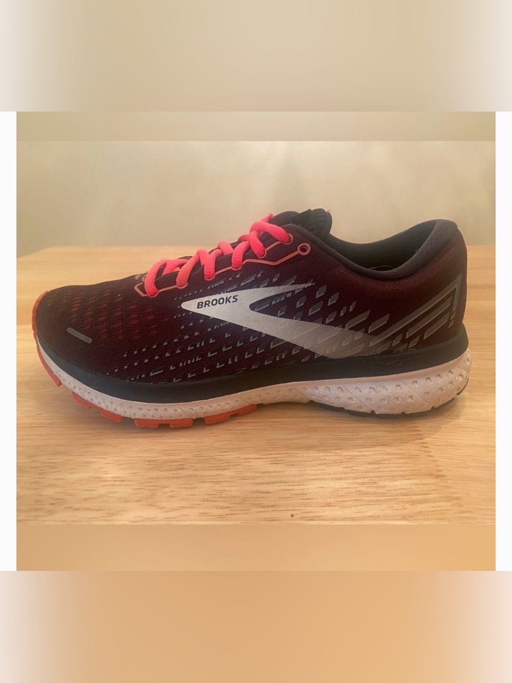 Brooks Ghost 13 Running Shoes size 9’ EUC Athletic sneakers